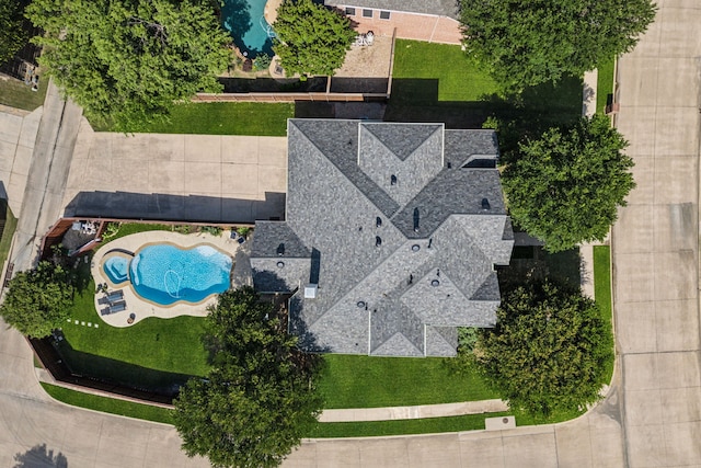 bird's eye view of a pool area