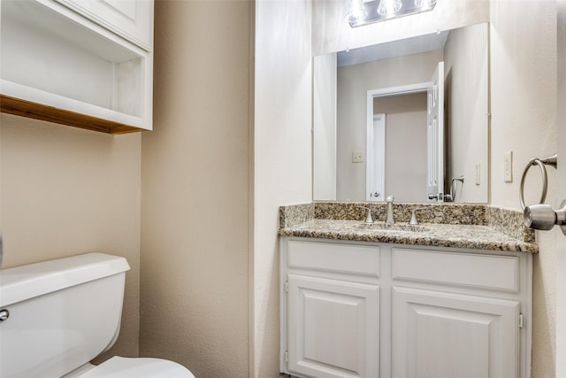 7816 Hardwick Ct, Plano, TX 75025 - half bath featuring toilet and vanity