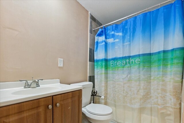 1474 Vz County Road 3810, Wills Point, TX 75169 - full bathroom with toilet, vanity, and curtained shower