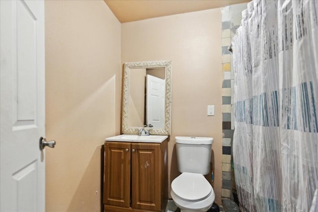 1474 Vz County Road 3810, Wills Point, TX 75169 - full bathroom with toilet, vanity, and a shower with shower curtain