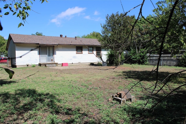 114 Wilmington Ave, Waxahachie, TX 75165 - view of rear view of property