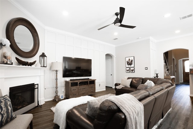 4804 Spicewood Ln, Arlington, TX 76017 - living area featuring arched walkways, ceiling fan, ornamental molding, dark wood-style floors, and recessed lighting