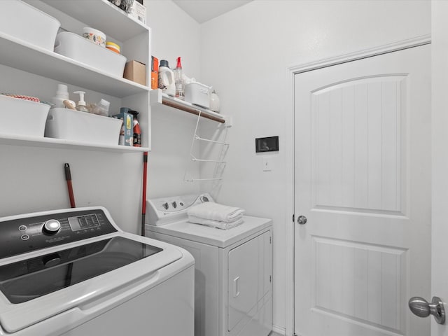 14361 Mariposa Lily Ln, Fort Worth, TX 76052 - laundry area featuring washer and clothes dryer