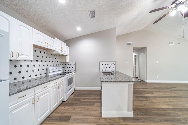 3809 Glengate Dr, Arlington, TX 76016 - kitchen featuring white appliances, under cabinet range hood, dark stone countertops, a ceiling fan, and baseboards