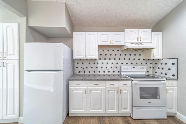 3809 Glengate Dr, Arlington, TX 76016 - kitchen featuring white appliances, under cabinet range hood, white cabinets, backsplash, and a textured ceiling