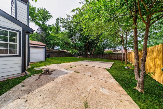 3809 Glengate Dr, Arlington, TX 76016 - view of yard featuring a patio area