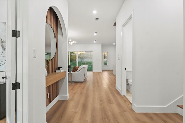 426 Avenue Ave E, Dallas, TX 75203 - hall featuring light wood-style flooring, baseboards, and recessed lighting