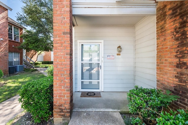 2101 Saint Michaels Dr Unit 109, Arlington, TX 76011 - entrance to property with central AC unit
