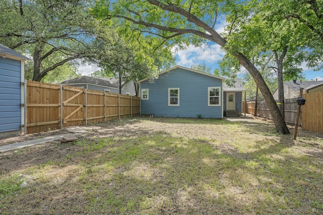 3329 8th Ave, Fort Worth, TX 76110 - view of yard featuring entry steps and a gate