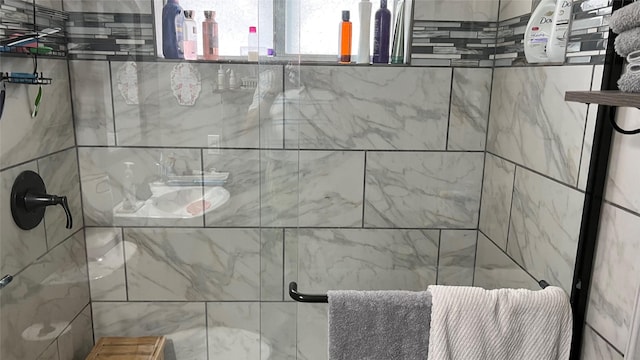 501 Linda Kay Dr, Winnsboro, TX 75494 - full bathroom featuring a shower stall