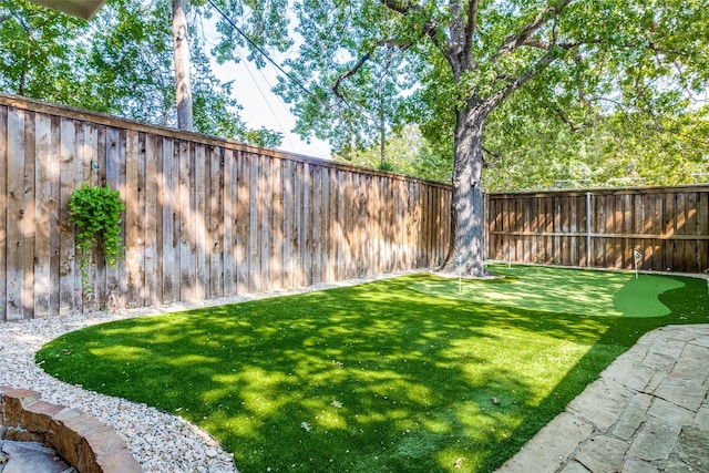 6663 Yosemite Ln, Dallas, TX 75214 - view of yard featuring a putting green