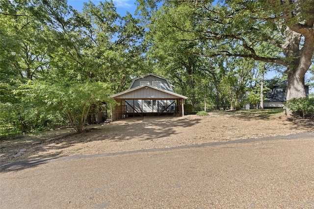 107 Nob Hill Cir, Malakoff, TX 75148 - view of front of property with dirt driveway and a detached carport