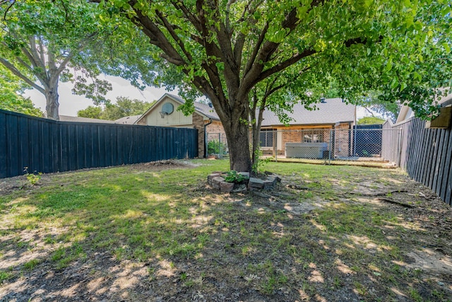 9406 Shipman St, Rowlett, TX 75088 - view of yard