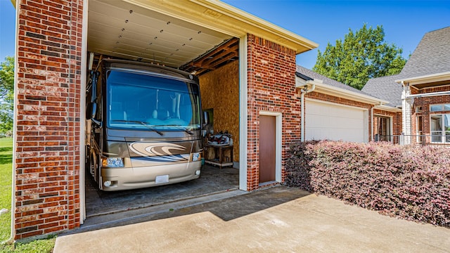 1905 Yucatan Dr, Granbury, TX 76048 - view of garage