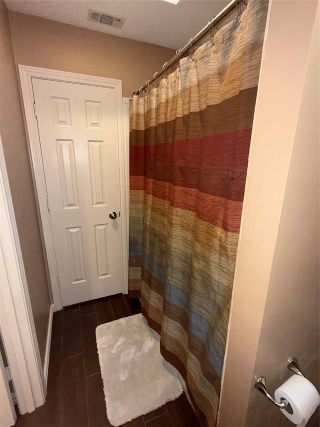 4809 Westhaven Rd, Arlington, TX 76017 - full bath with a shower with curtain