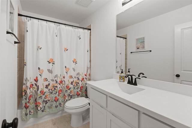 507 Melody Meadow Dr, Rockwall, TX 75087 - bathroom featuring toilet, vanity, and shower / bath combination with curtain