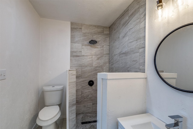 5241 E Berry St, Fort Worth, TX 76119 - full bath with walk in shower, toilet, and a sink