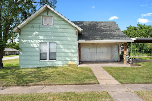 442 W Mccart St, Krum, TX 76249 - view of front facade with a front yard and roof with shingles