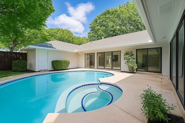 6407 Laurel Valley Rd, Dallas, TX 75248 - view of pool featuring fence, a pool with connected hot tub, and a patio