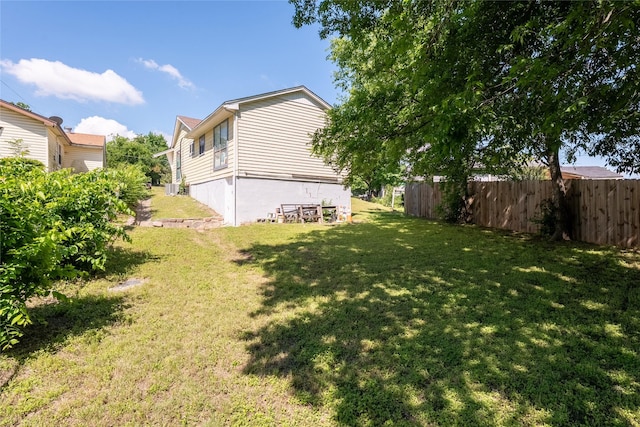 6058 Golden Gate Dr, Dallas, TX 75241 - view of yard