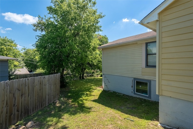 6058 Golden Gate Dr, Dallas, TX 75241 - view of yard