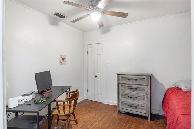13591 County Road 420, Tyler, TX 75704 - office space with wood finished floors, a ceiling fan, and crown molding