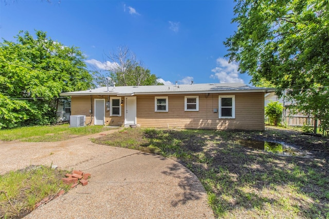 1610 Florence St, Arlington, TX 76010 - view of front of property with fence and central AC unit