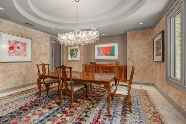 201 Jenkins Rdg, Aledo, TX 76008 - dining space featuring a chandelier, crown molding, a tray ceiling, recessed lighting, and baseboards