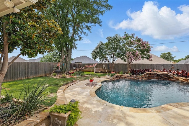 2210 Ridgewood Dr, Bridgeport, TX 76426 - view of pool