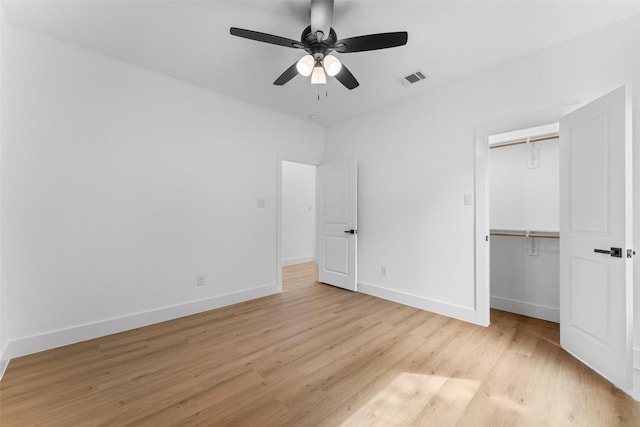 2915 NW Loraine St, Fort Worth, TX 76106 - unfurnished bedroom with light wood-type flooring, baseboards, ceiling fan, and a closet