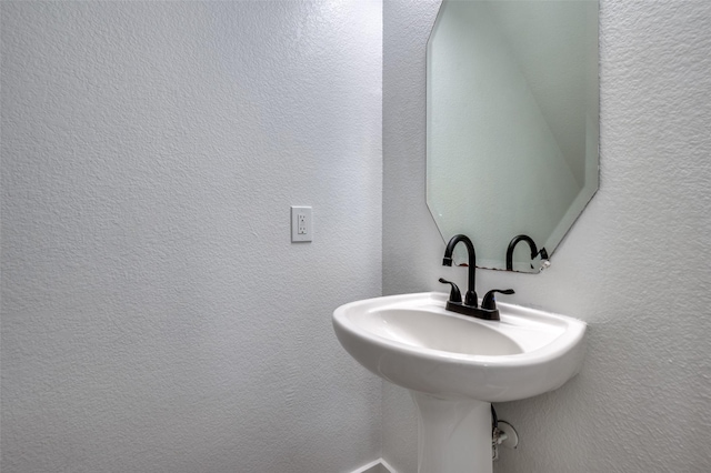 9316 Norfolk Ln, Mckinney, TX 75071 - bathroom featuring a sink