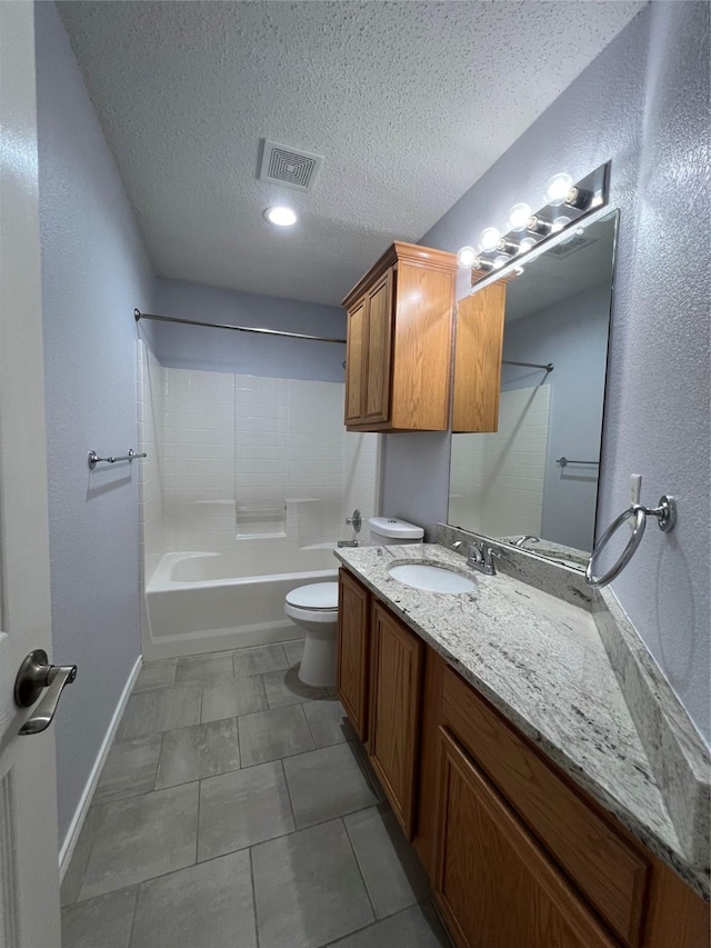 920 Joshua Dr, Burleson, TX 76028 - full bathroom featuring a textured ceiling, toilet, vanity, bathtub / shower combination, and baseboards