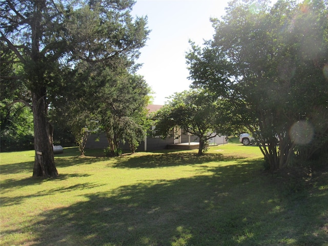 344 Castle Dr, Pottsboro, TX 75076 - view of green lawn
