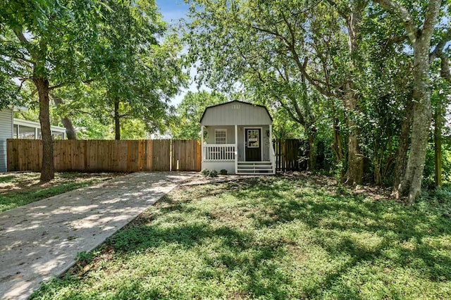 724 N Old Robinson Rd, Robinson, TX 76706 - fenced yard with covered porch