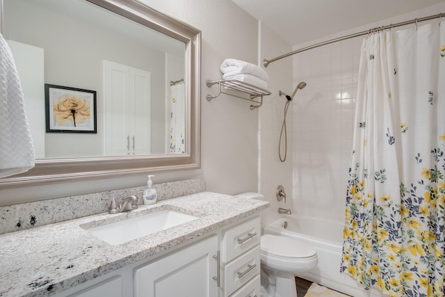 626 Lochngreen Trl, Arlington, TX 76012 - bathroom featuring shower / tub combo with curtain, vanity, and toilet