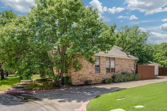 626 Lochngreen Trl, Arlington, TX 76012 - view of front of house featuring brick siding