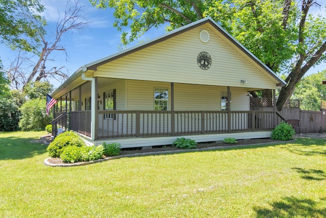 836 Silver Creek Rd, Azle, TX 76020 - country-style home with a front lawn and a porch