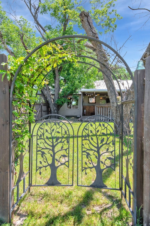 836 Silver Creek Rd, Azle, TX 76020 - view of gate