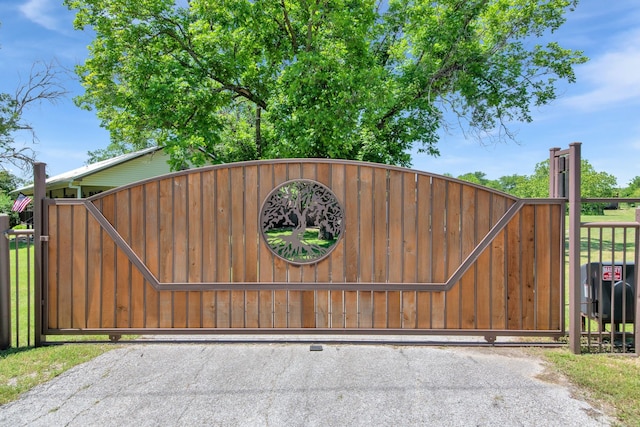 836 Silver Creek Rd, Azle, TX 76020 - view of gate