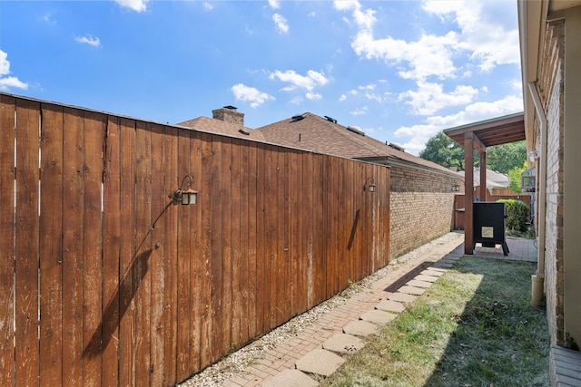 3410 Country Club Pl, Grand Prairie, TX 75052 - view of yard featuring fence