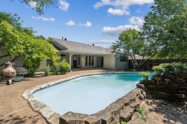 6908 Heatherknoll Dr, Dallas, TX 75248 - view of pool featuring fence and a patio