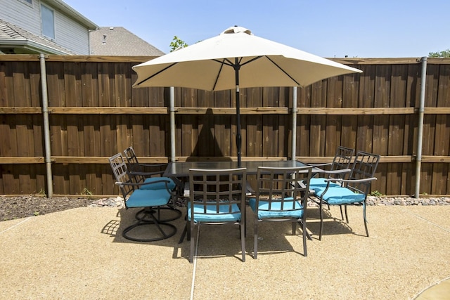 5315 Summit Knoll Trl, Sachse, TX 75048 - view of patio featuring fence and outdoor dining space