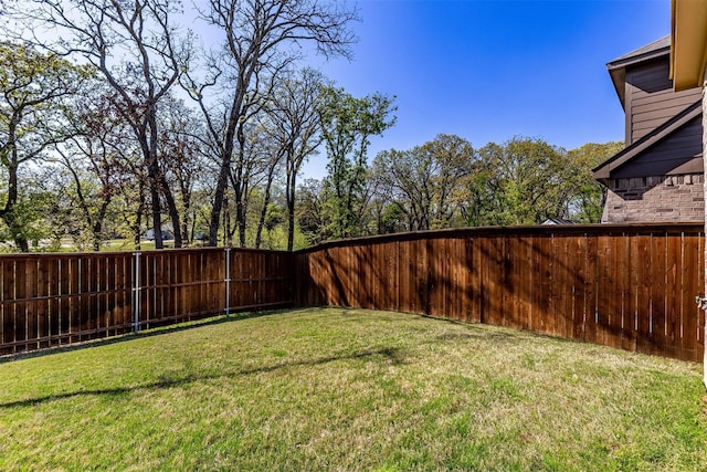 3932 Oak Creek Cir, Denison, TX 75020 - view of yard