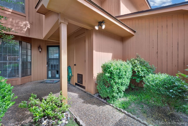 3532 Eastlake Dr, Shreveport, LA 71105 - view of property entrance