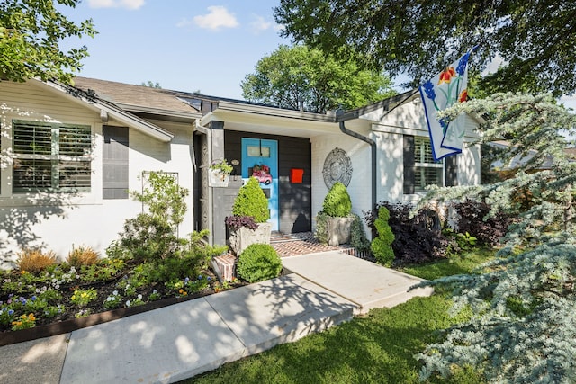 8538 Grenadier Dr, Dallas, TX 75238 - view of front of house featuring brick siding