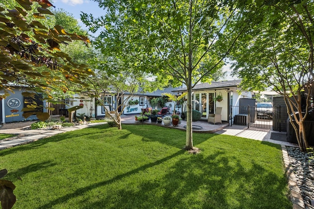 8538 Grenadier Dr, Dallas, TX 75238 - view of yard featuring a gate