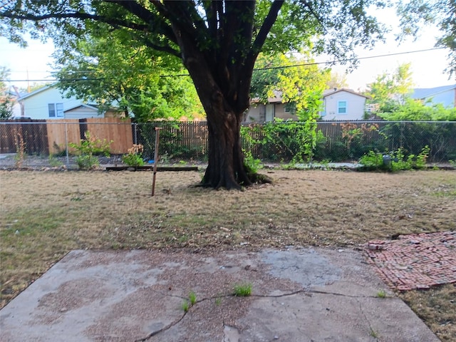 12249 High Pointe Cir, Dallas, TX 75243 - view of yard with fence and a patio area