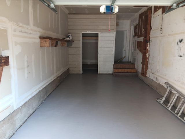 12249 High Pointe Cir, Dallas, TX 75243 - garage featuring a garage door opener