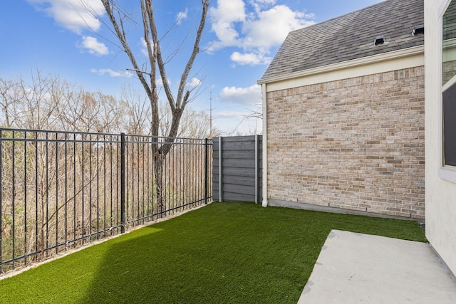 8289 Emsworth Dr, Dallas, TX 75231 - view of yard