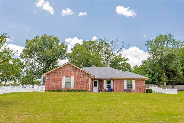 8811 Pheasant Dr, Chandler, TX 75758 - view of front of home featuring brick siding